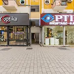 Appartamento Leo's Garden View By Pikhost Tirana